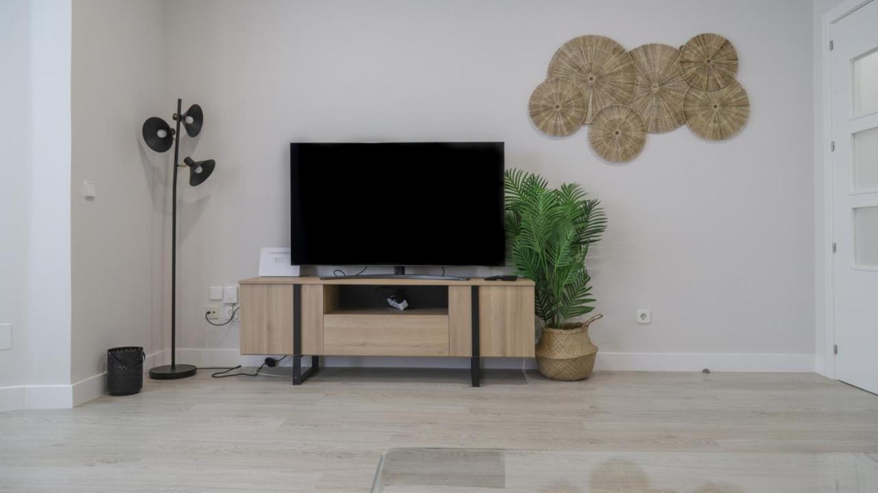 Castellana - Pza.castilla Apartamento Madrid